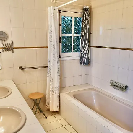 בית נופש Nanou House