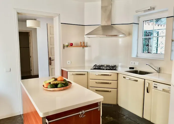 Ferienhaus Nanou House *